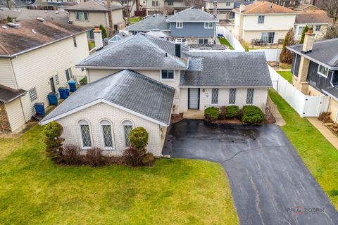 Tiny photo for 1124 N Anvil Court, Addison, IL 60101 (MLS # 12607221)