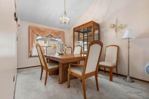 Tiny photo for 1124 N Anvil Court, Addison, IL 60101 (MLS # 12607221)