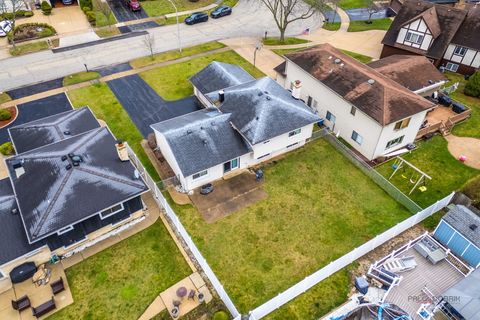 Tiny photo for 1124 N Anvil Court, Addison, IL 60101 (MLS # 12607221)