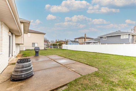 Tiny photo for 1124 N Anvil Court, Addison, IL 60101 (MLS # 12607221)