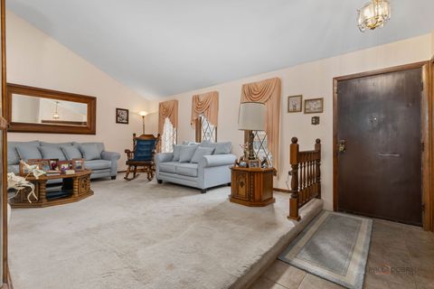 Tiny photo for 1124 N Anvil Court, Addison, IL 60101 (MLS # 12607221)