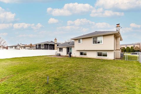 Tiny photo for 1124 N Anvil Court, Addison, IL 60101 (MLS # 12607221)
