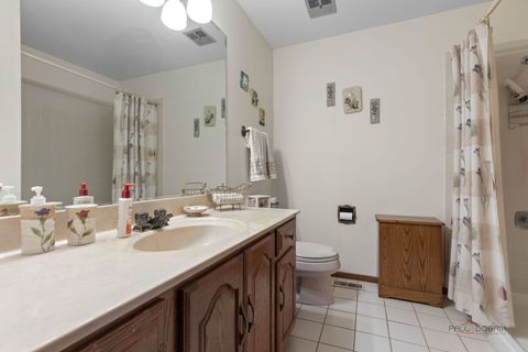 Tiny photo for 1124 N Anvil Court, Addison, IL 60101 (MLS # 12607221)