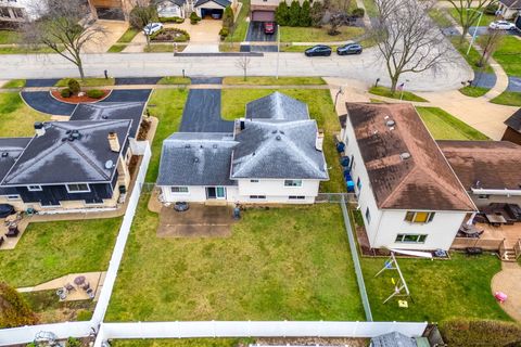 Tiny photo for 1124 N Anvil Court, Addison, IL 60101 (MLS # 12607221)
