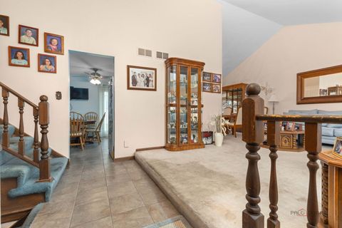 Tiny photo for 1124 N Anvil Court, Addison, IL 60101 (MLS # 12607221)
