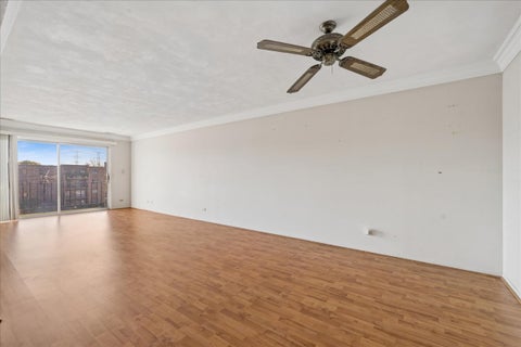 Tiny photo for 625 W Huntington Commons Road #405, Mount Prospect, IL 60056 (MLS # 12794649)