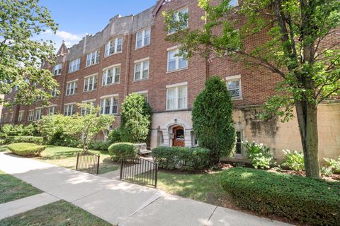 Tiny photo for 344 S MAPLE Avenue #3B, Oak Park, IL 60302 (MLS # 12443025)