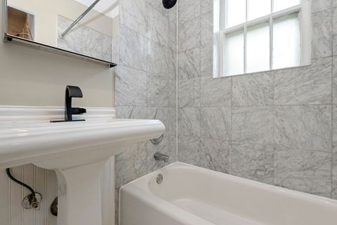 Tiny photo for 344 S MAPLE Avenue #3B, Oak Park, IL 60302 (MLS # 12443025)