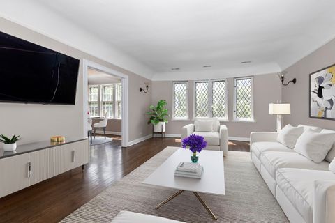 Tiny photo for 344 S MAPLE Avenue #3B, Oak Park, IL 60302 (MLS # 12443025)