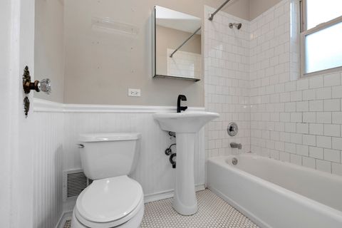 Tiny photo for 344 S MAPLE Avenue #3B, Oak Park, IL 60302 (MLS # 12443025)