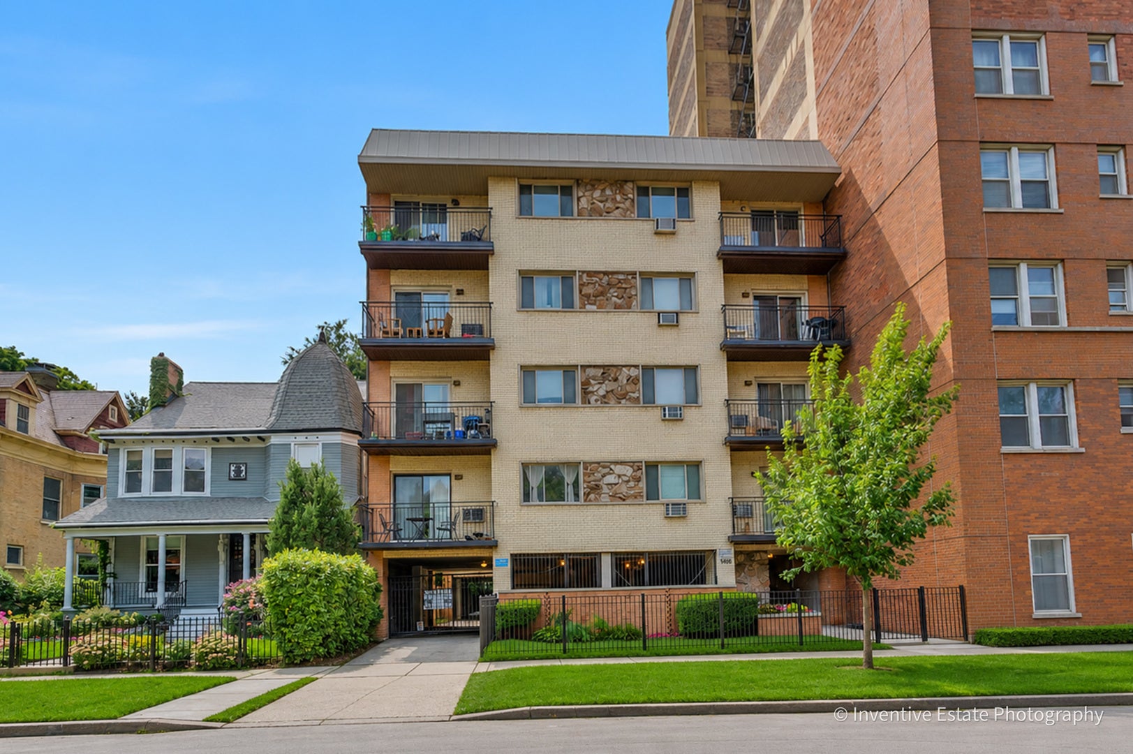 5406 S Harper Avenue 303