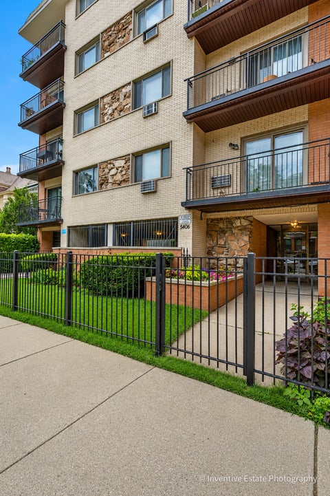 Photo of 5406 S Harper Avenue #303, Chicago, IL 60615 (MLS # 12716032)