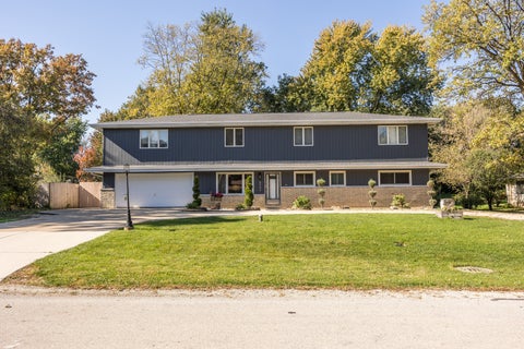 Photo of 6802 Tennessee Avenue, Darien, IL 60561 (MLS # 12796304)