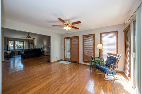 Tiny photo for 6802 Tennessee Avenue, Darien, IL 60561 (MLS # 12796304)