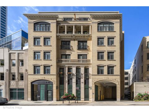 Photo of 2042 N Clark Street #6S, Chicago, IL 60614 (MLS # 12488856)