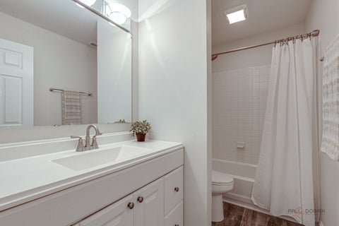 Tiny photo for 1261 Streamwood Lane #327, Vernon Hills, IL 60061 (MLS # 12667013)