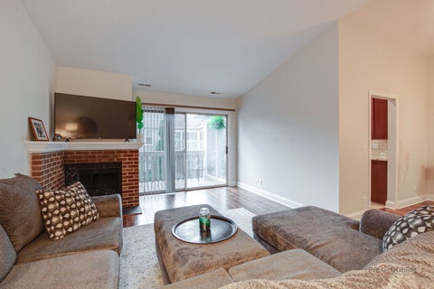 Tiny photo for 1261 Streamwood Lane #327, Vernon Hills, IL 60061 (MLS # 12667013)