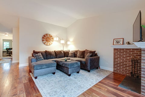 Tiny photo for 1261 Streamwood Lane #327, Vernon Hills, IL 60061 (MLS # 12667013)