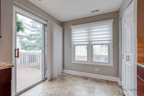 Tiny photo for 1261 Streamwood Lane #327, Vernon Hills, IL 60061 (MLS # 12667013)