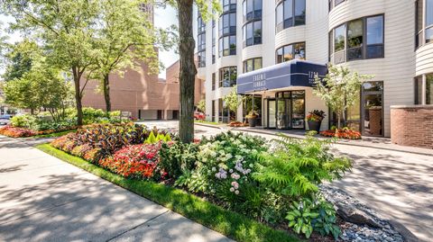 1730 N Clark Street 905-906 Chicago IL 60614