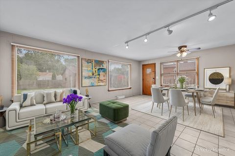 Tiny photo for 29 S Weston Avenue, Elgin, IL 60123 (MLS # 12428286)