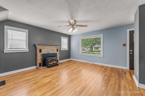 Tiny photo for 29 S Weston Avenue, Elgin, IL 60123 (MLS # 12428286)
