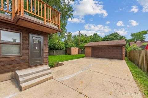Tiny photo for 29 S Weston Avenue, Elgin, IL 60123 (MLS # 12428286)