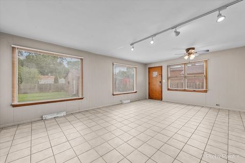 Tiny photo for 29 S Weston Avenue, Elgin, IL 60123 (MLS # 12428286)