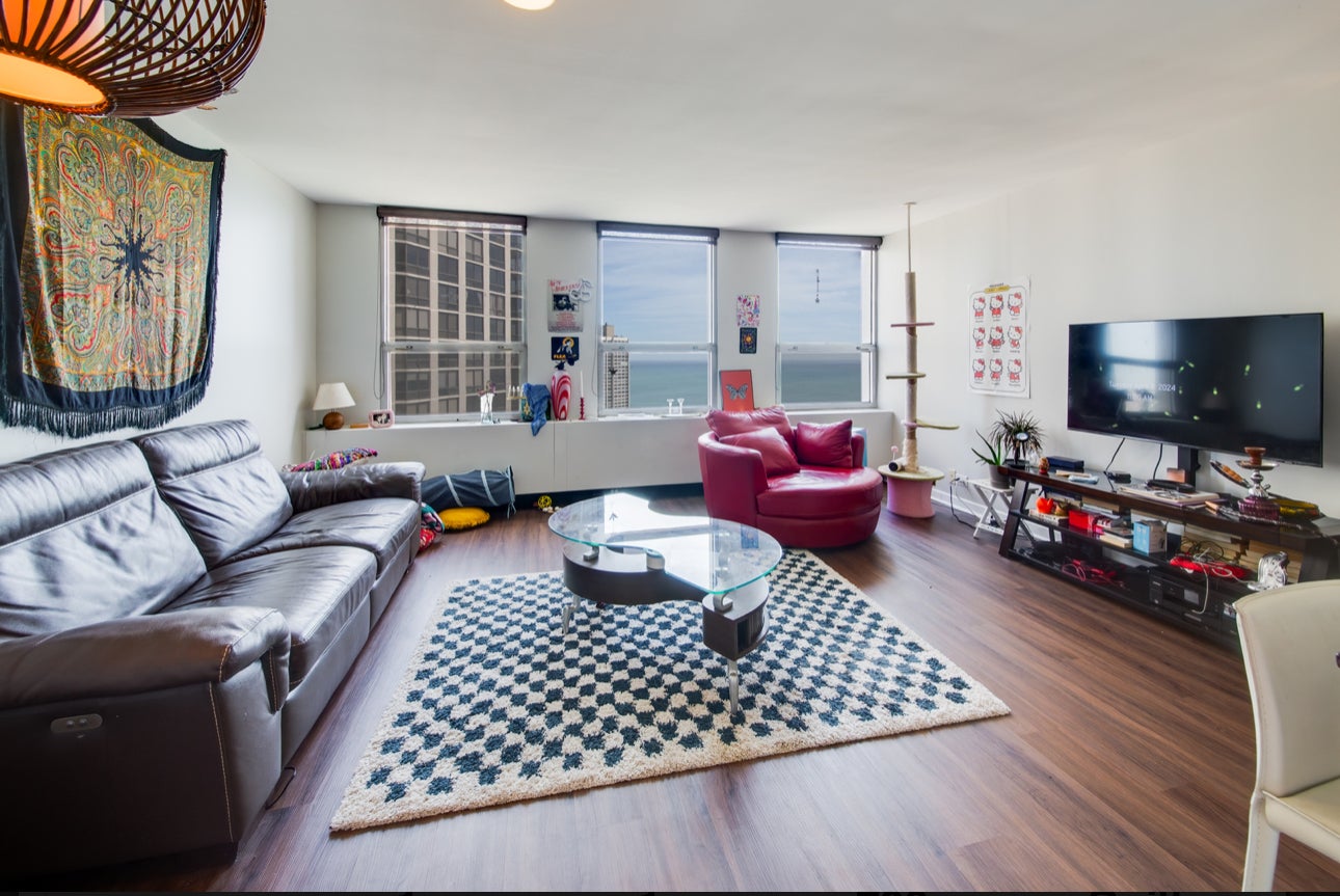 2626 N Lakeview Avenue 2411
