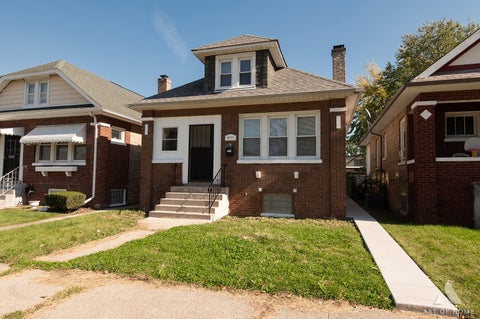 Photo of 8917 S Elizabeth Street, Chicago, IL 60620 (MLS # 12795409)