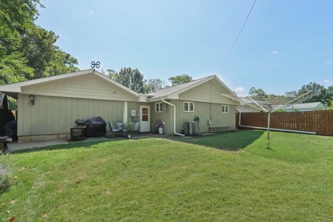 Tiny photo for 1406 E Pennsylvania Avenue, Urbana, IL 61801 (MLS # 12754757)