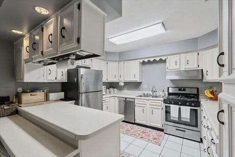 Tiny photo for 1406 E Pennsylvania Avenue, Urbana, IL 61801 (MLS # 12754757)