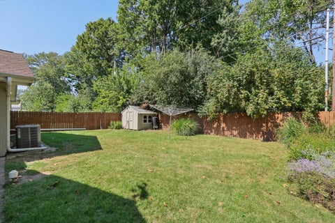 Tiny photo for 1406 E Pennsylvania Avenue, Urbana, IL 61801 (MLS # 12754757)