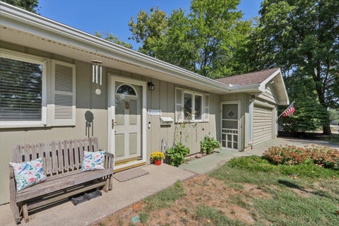 Tiny photo for 1406 E Pennsylvania Avenue, Urbana, IL 61801 (MLS # 12754757)
