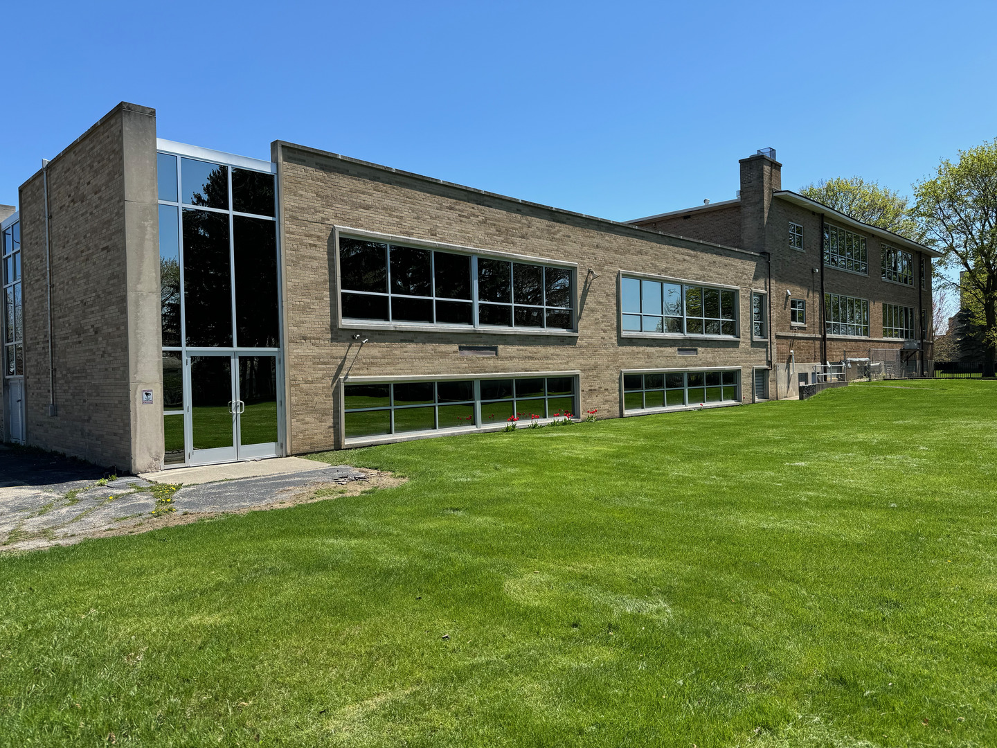 900 Elizabeth Street