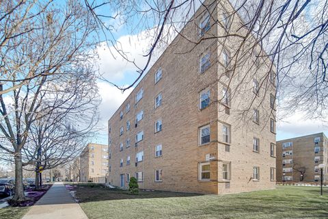 Tiny photo for 6161 N HOYNE Avenue #302, Chicago, IL 60659 (MLS # 12568814)