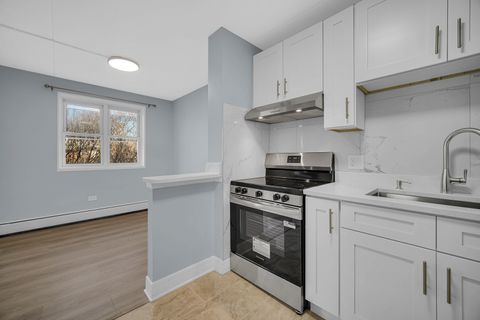 Tiny photo for 6161 N HOYNE Avenue #302, Chicago, IL 60659 (MLS # 12568814)