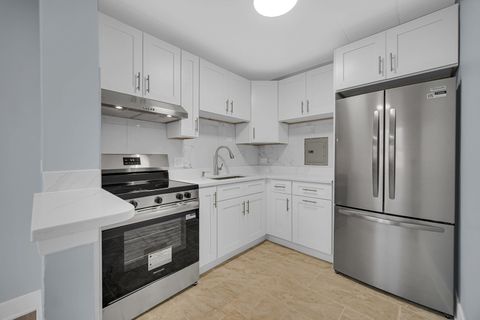 Tiny photo for 6161 N HOYNE Avenue #302, Chicago, IL 60659 (MLS # 12568814)