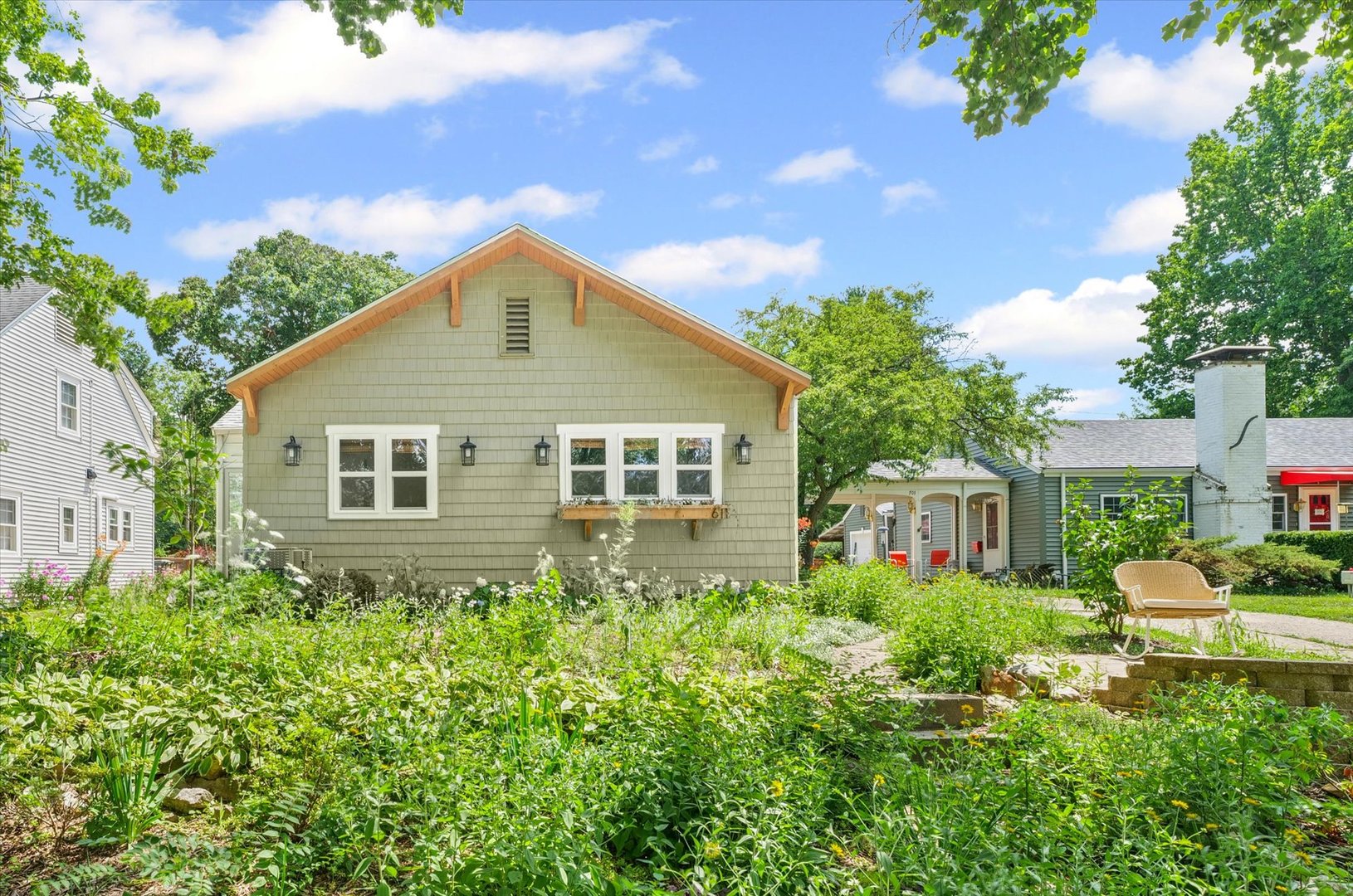 611 W Iowa Street