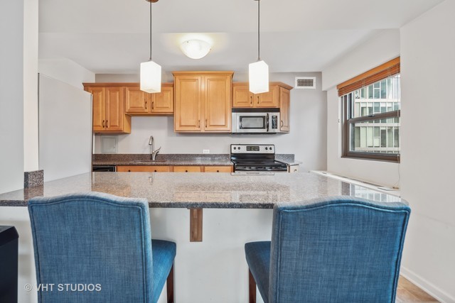 535 N MICHIGAN Avenue 2008