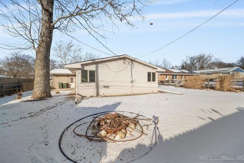 Tiny photo for 104 Briar Lane, North Aurora, IL 60542 (MLS # 12530120)