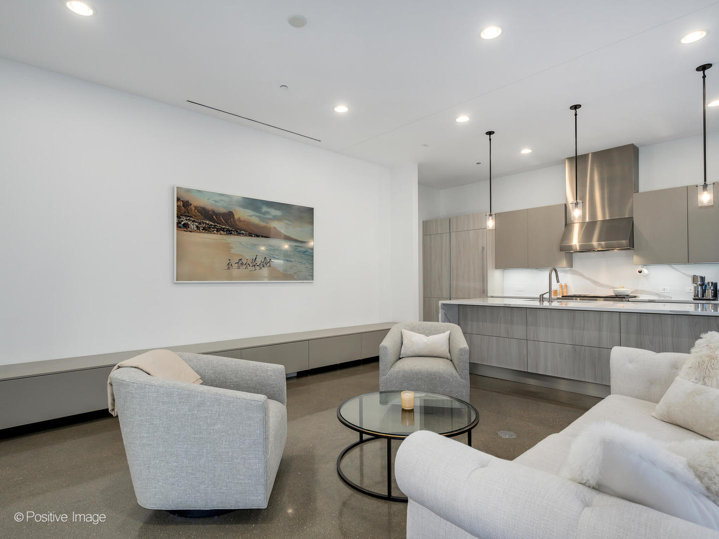 900 W Washington Boulevard 302