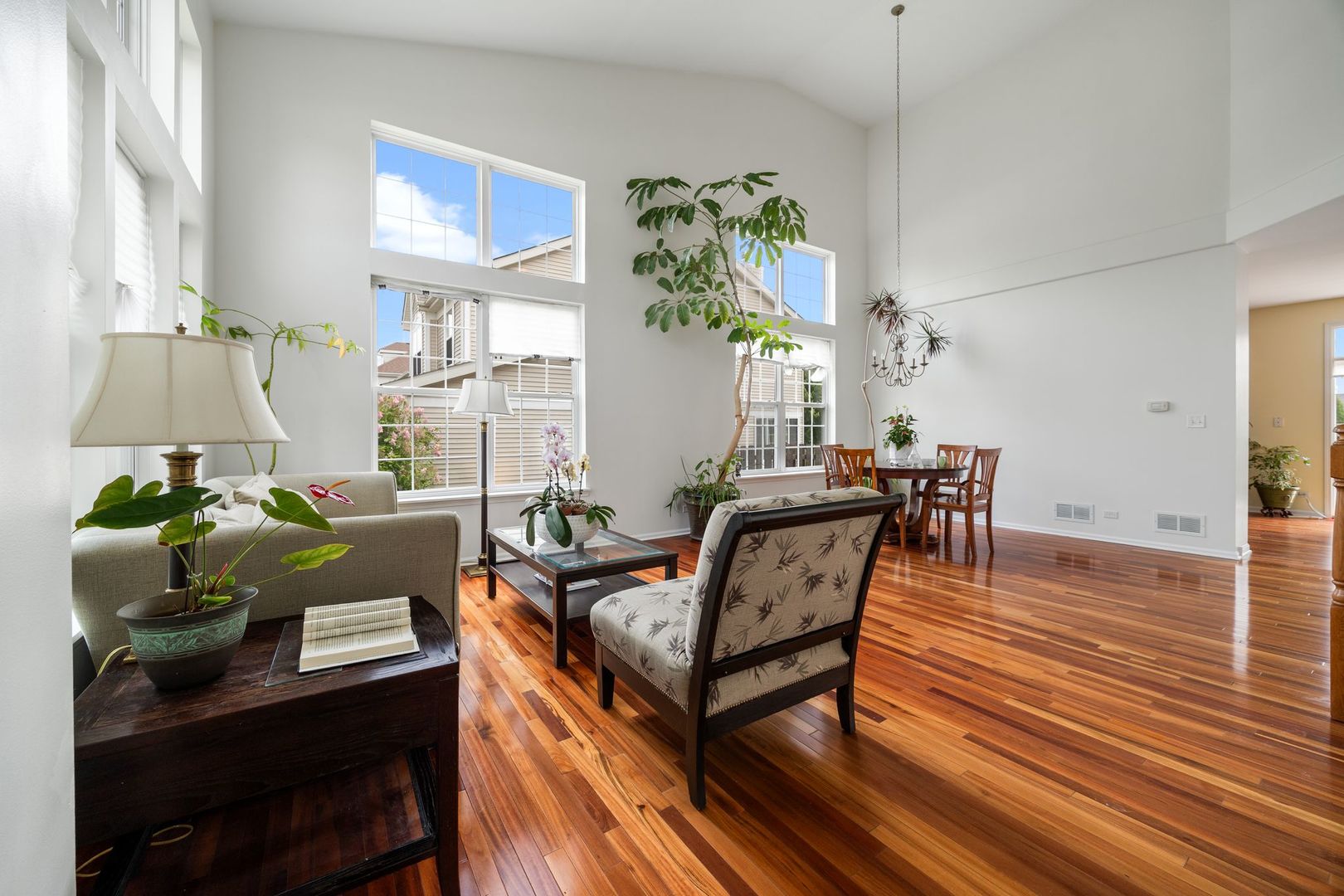 107 W Hampton Court