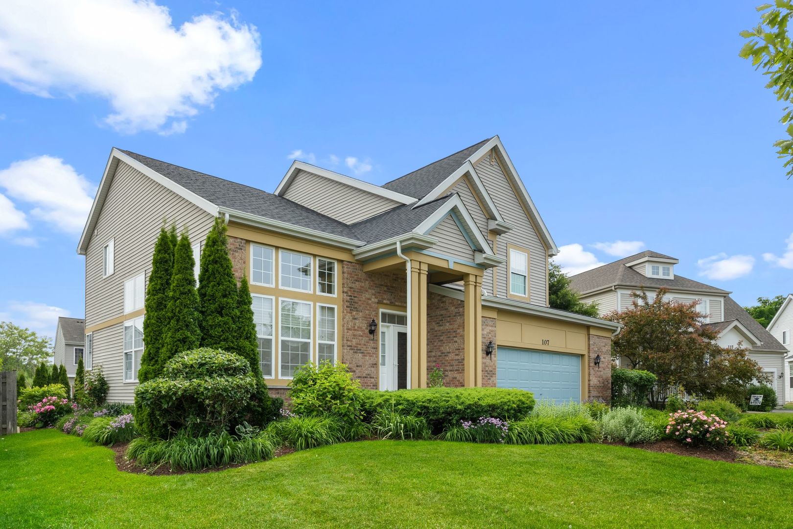 107 W Hampton Court