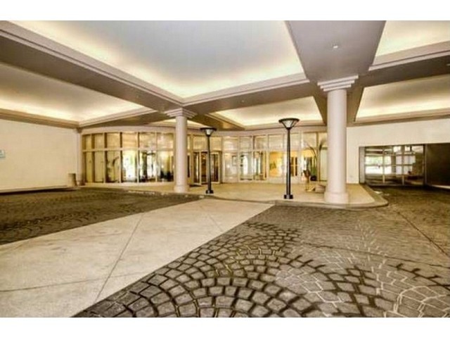 1212 N La Salle Drive P309