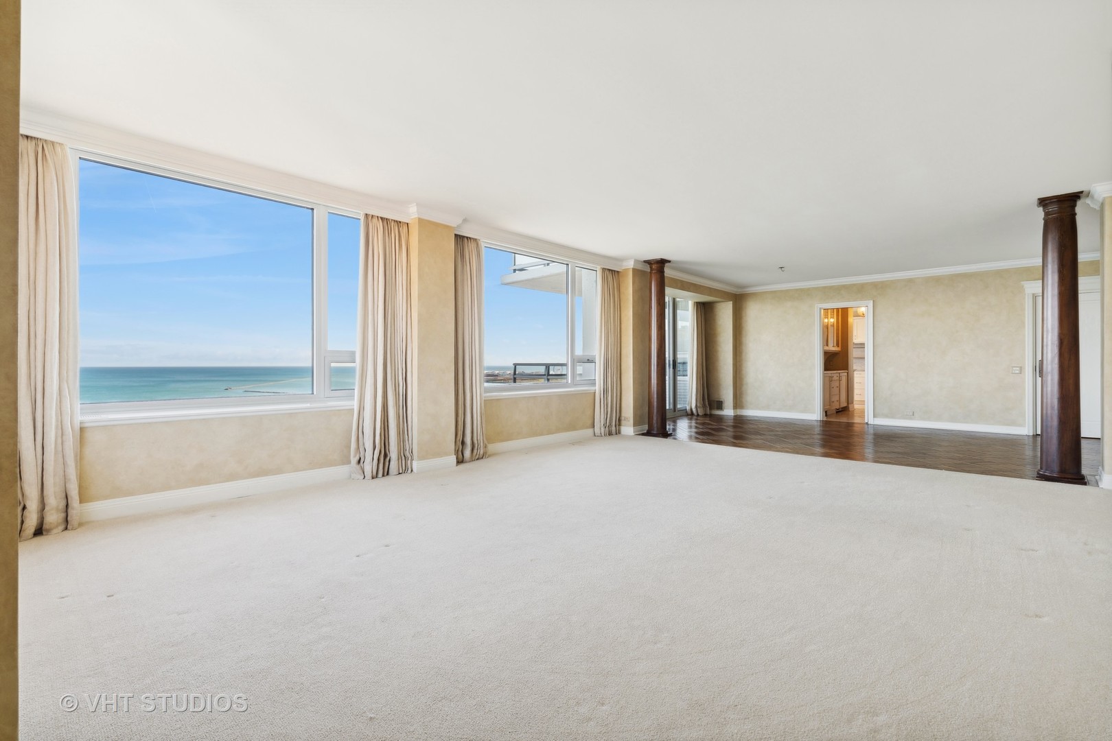 1300 N Lake Shore Drive 22CD