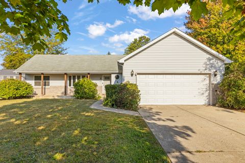 Photo of 2337 Golfview Drive, Joliet, IL 60435 (MLS # 12526347)