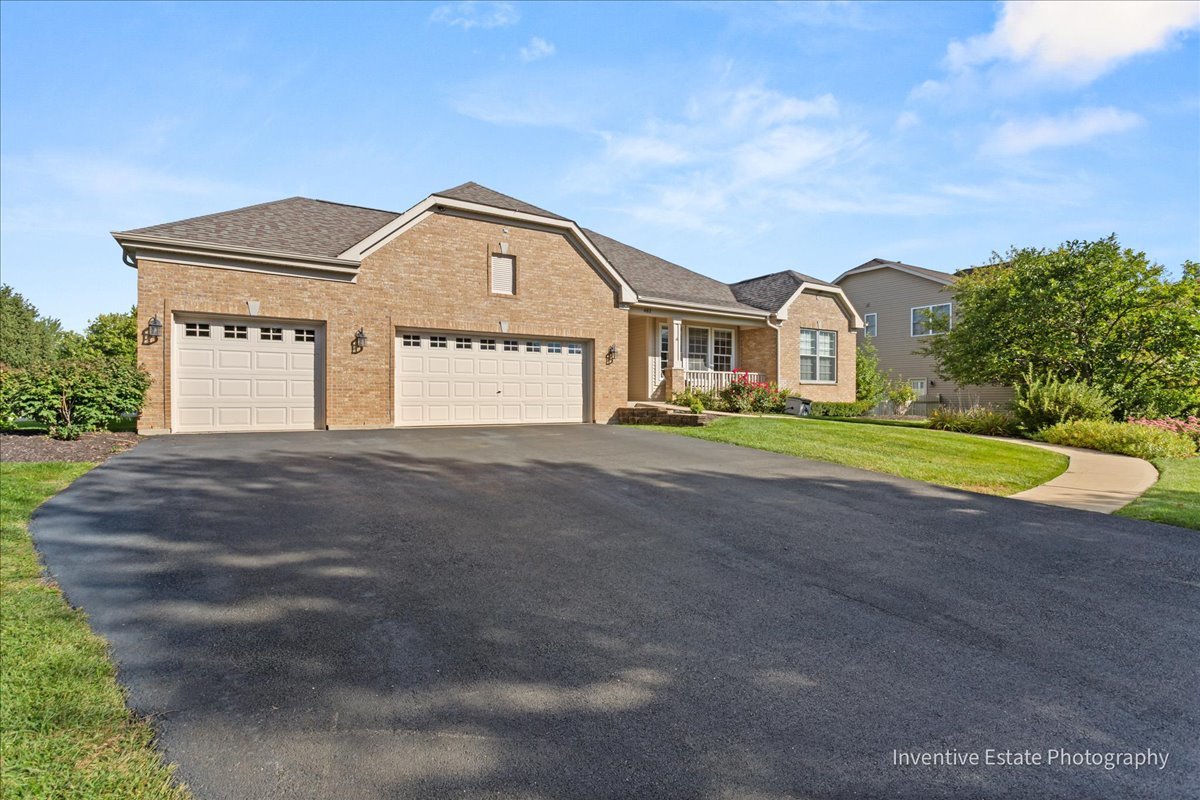 Properties 2 483 Glover Drive