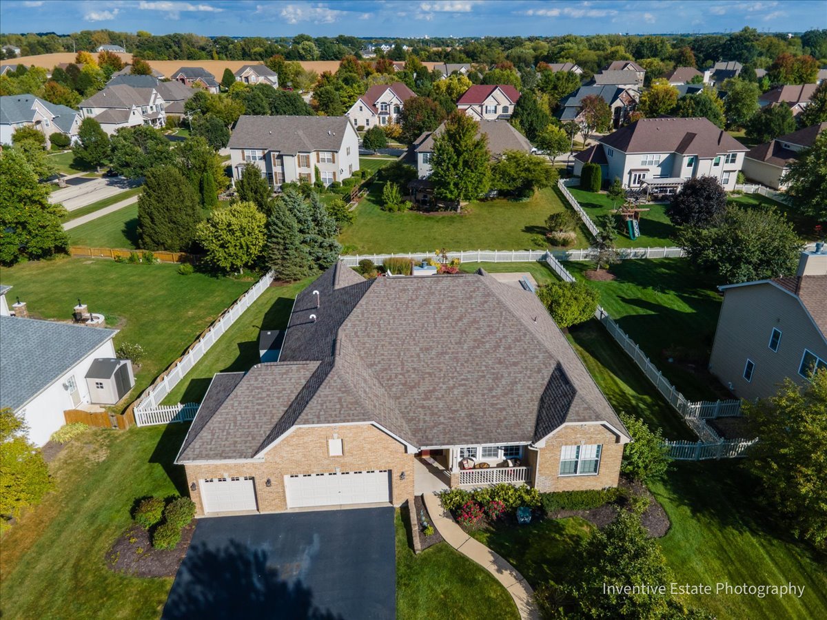 Properties 3 483 Glover Drive