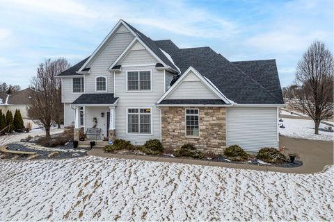 Photo of 4220 E 48TH Street, Davenport, IA 52807 (MLS # 12574520)